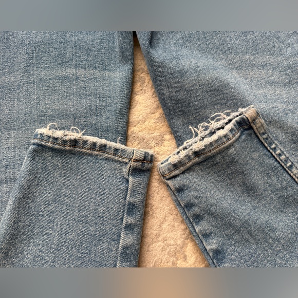 Good American Good Curve Skinny Jeans - Picture 4 of 9